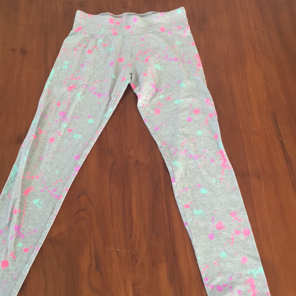 Gray splatter paint leggings
